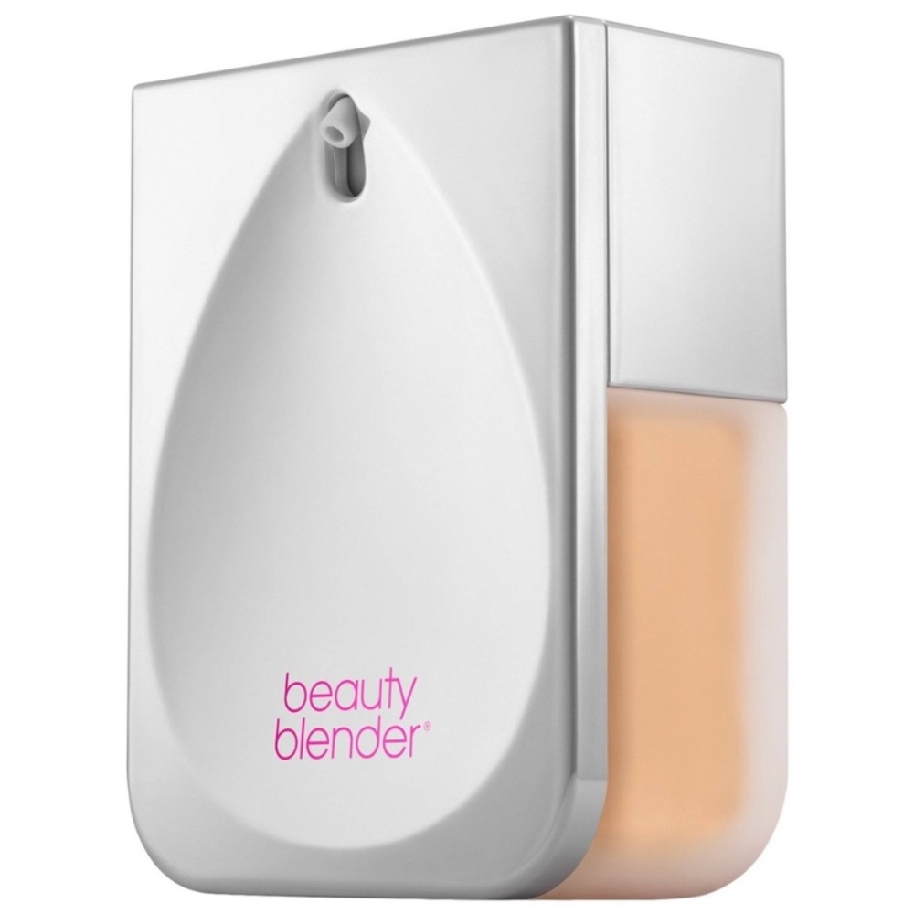 Full size Beauty Blender bounce liquid foundation